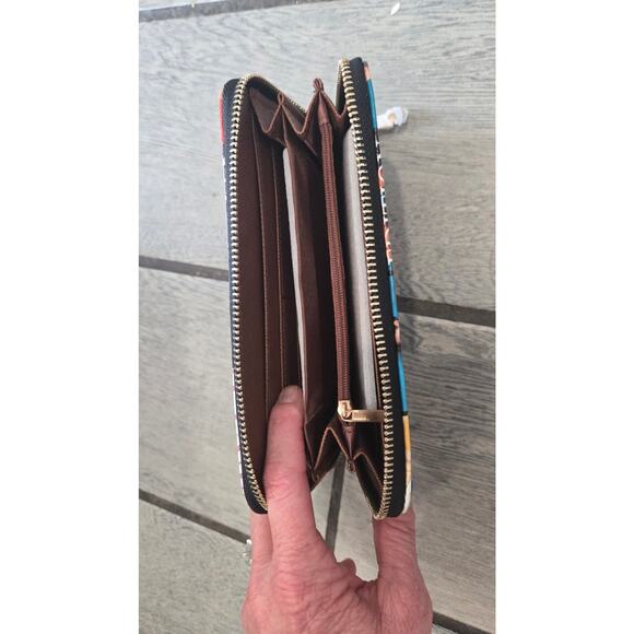 Magazine Print Shoulder Bag with Matching wallet– Adjustable Strap - Picture 4 of 6